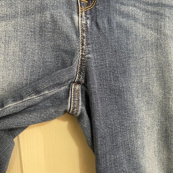 Chico's Women's Blue Slim Leg High Rise The Platinum Crop Stretch Jeans Size 8 - Picture 7 of 9